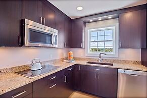 Beach House Mansion- Private Beach Walk Over