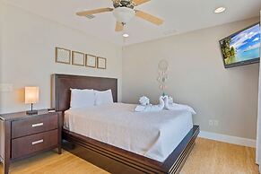 Beach House Mansion- Private Beach Walk Over