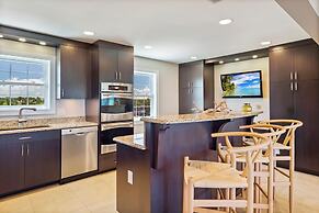 Beach House Mansion- Private Beach Walk Over