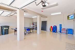 Beach House Mansion- Private Beach Walk Over