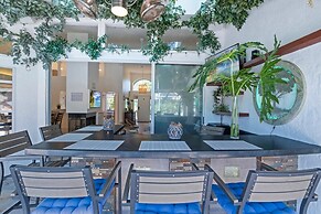 Luxury Heated Pool Home on Saltwater Canal w Tiki