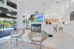 Luxury Heated Pool Home on Saltwater Canal w Tiki