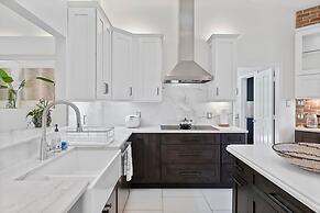 Luxury Heated Pool Home on Saltwater Canal w Tiki