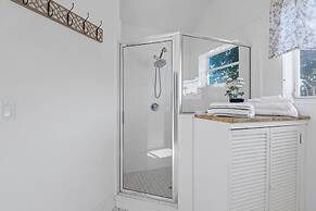 Luxury Heated Pool Home on Saltwater Canal w Tiki