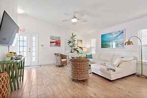Beach Home w Heated Pool Free Golf Cart