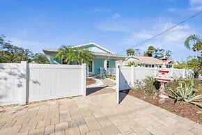 Beach Home w Heated Pool Free Golf Cart