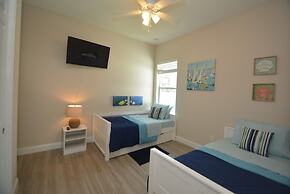 Beach Front 5 bed 4 Bath Luxury House Hot Tub Fenced Yard Pets Welcome