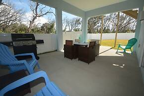 Beach Front 5 bed 4 Bath Luxury House Hot Tub Fenced Yard Pets Welcome