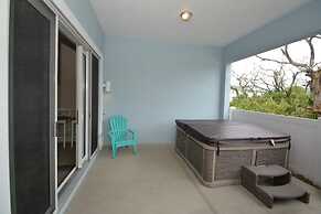 Beach Front 5 bed 4 Bath Luxury House Hot Tub Fenced Yard Pets Welcome