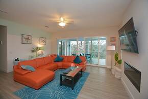 Beach Front 5 bed 4 Bath Luxury House Hot Tub Fenced Yard Pets Welcome