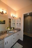 Beach Front 5 bed 4 Bath Luxury House Hot Tub Fenced Yard Pets Welcome