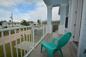Beach Front 5 bed 4 Bath Luxury House Hot Tub Fenced Yard Pets Welcome