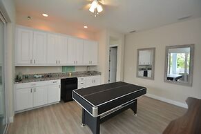 Beach Front 5 bed 4 Bath Luxury House Hot Tub Fenced Yard Pets Welcome