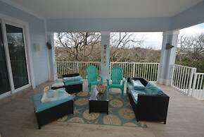 Beach Front 5 bed 4 Bath Luxury House Hot Tub Fenced Yard Pets Welcome