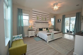 Beach Front 5 bed 4 Bath Luxury House Hot Tub Fenced Yard Pets Welcome