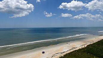 Beach Front 5 bed 4 Bath Luxury House Hot Tub Fenced Yard Pets Welcome