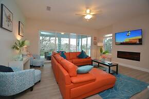 Beach Front 5 bed 4 Bath Luxury House Hot Tub Fenced Yard Pets Welcome