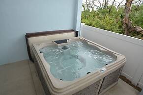 Beach Front 5 bed 4 Bath Luxury House Hot Tub Fenced Yard Pets Welcome