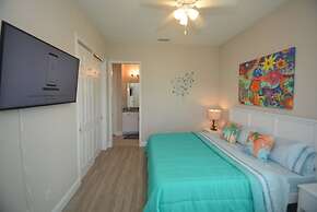 Beach Front 5 bed 4 Bath Luxury House Hot Tub Fenced Yard Pets Welcome