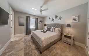 Villa Nautilus Steps Away From the Beach - New Lux 3 Story Pool Hot Tu