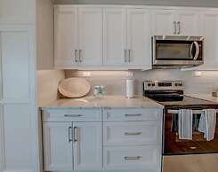 Villa Nautilus Steps Away From the Beach - New Lux 3 Story Pool Hot Tu