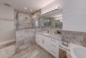 Villa Nautilus Steps Away From the Beach - New Lux 3 Story Pool Hot Tu