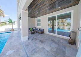 Villa Nautilus Steps Away From the Beach - New Lux 3 Story Pool Hot Tu