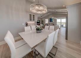 Villa Nautilus Steps Away From the Beach - New Lux 3 Story Pool Hot Tu