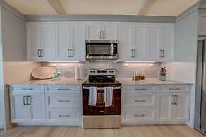 Villa Nautilus Steps Away From the Beach - New Lux 3 Story Pool Hot Tu