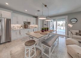 Villa Nautilus Steps Away From the Beach - New Lux 3 Story Pool Hot Tu