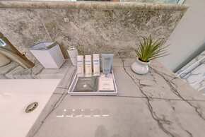 Villa Nautilus Steps Away From the Beach - New Lux 3 Story Pool Hot Tu