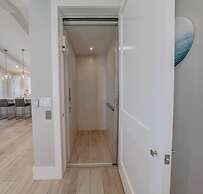 Villa Nautilus Steps Away From the Beach - New Lux 3 Story Pool Hot Tu