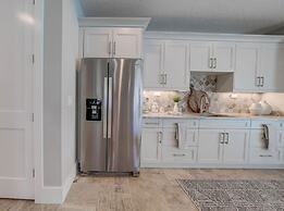 Villa Nautilus Steps Away From the Beach - New Lux 3 Story Pool Hot Tu