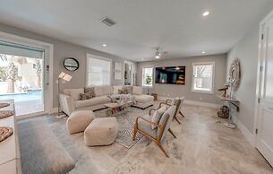 Villa Nautilus Steps Away From the Beach - New Lux 3 Story Pool Hot Tu