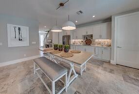 Villa Nautilus Steps Away From the Beach - New Lux 3 Story Pool Hot Tu