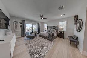 Villa Nautilus Steps Away From the Beach - New Lux 3 Story Pool Hot Tu