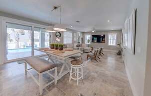 Villa Nautilus Steps Away From the Beach - New Lux 3 Story Pool Hot Tu