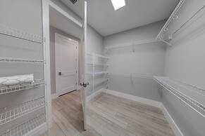 Villa Nautilus Steps Away From the Beach - New Lux 3 Story Pool Hot Tu