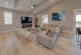 Villa Nautilus Steps Away From the Beach - New Lux 3 Story Pool Hot Tu