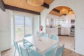 Pelican Beach Private Ocean Front Beach House- Sleeps 10 Bring Your Su