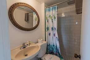 Pelican Beach Private Ocean Front Beach House- Sleeps 10 Bring Your Su