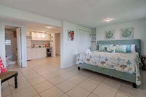 Pelican Beach Private Ocean Front Beach House- Sleeps 10 Bring Your Su