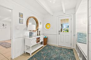 Pelican Beach Private Ocean Front Beach House- Sleeps 10 Bring Your Su