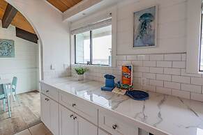 Pelican Beach Private Ocean Front Beach House- Sleeps 10 Bring Your Su