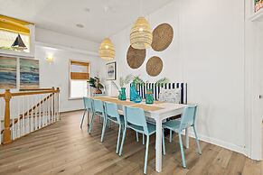 Perfect Beach House 2min Walk With Heated Pool and Hot Tub 4 bed 3 Bat