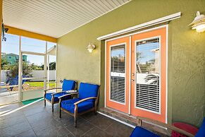 Perfect Beach House 2min Walk With Heated Pool and Hot Tub 4 bed 3 Bat