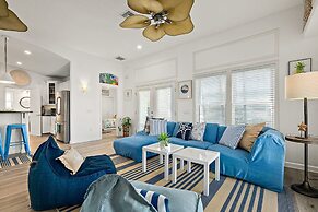 Perfect Beach House 2min Walk With Heated Pool and Hot Tub 4 bed 3 Bat