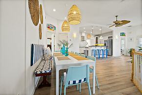 Perfect Beach House 2min Walk With Heated Pool and Hot Tub 4 bed 3 Bat