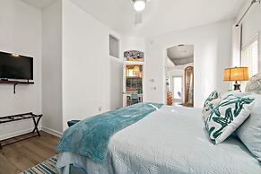 Perfect Beach House 2min Walk With Heated Pool and Hot Tub 4 bed 3 Bat