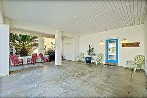 Perfect Beach House 2min Walk With Heated Pool and Hot Tub 4 bed 3 Bat